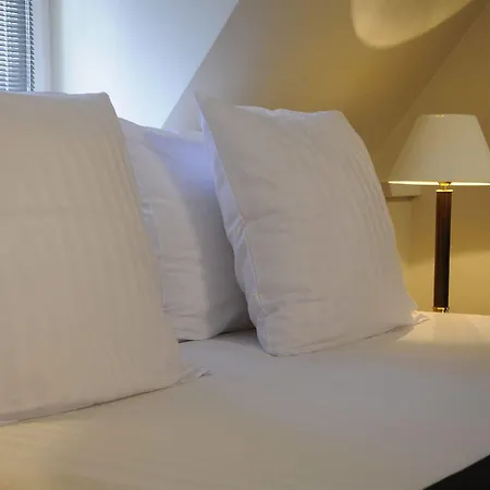 Hotel I